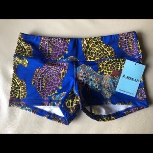 Fleo - Leo Walks - Medium